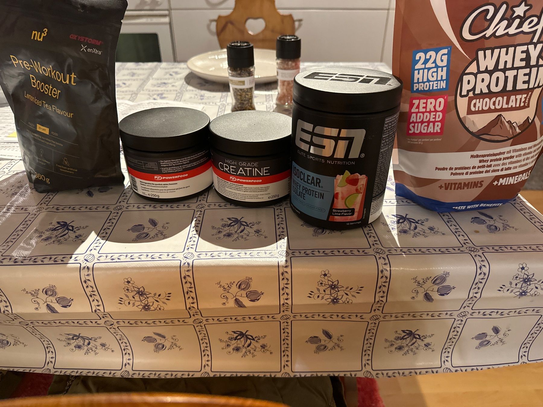 Lebensmittel & Spezialitäten: 2 Protein + 2 Creatine + 1 Pre workout Booster – Neu und originalverpackt aus Lotzwil von Jonnybgoode