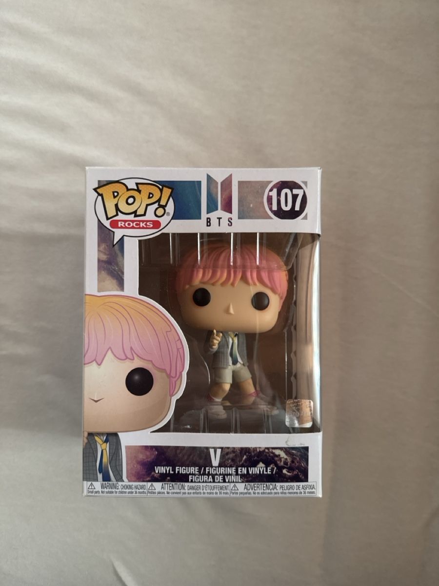 Funko Statuette: Funko pop BTS Taehyung (V) – Nuovo e nell'imballaggio originale da Reconvilier venduto da cat_7vnz