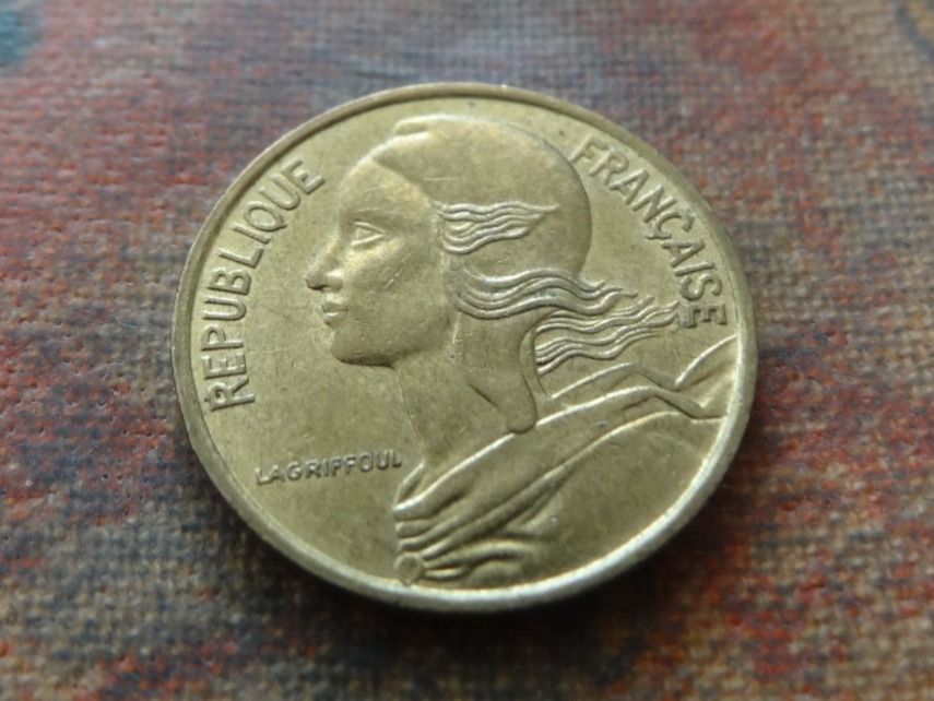 Tutti le monete: FRANCE  5 Centimes  1992  (Z) – Usato da Romanel-sur-Lausanne venduto da Swift13 1