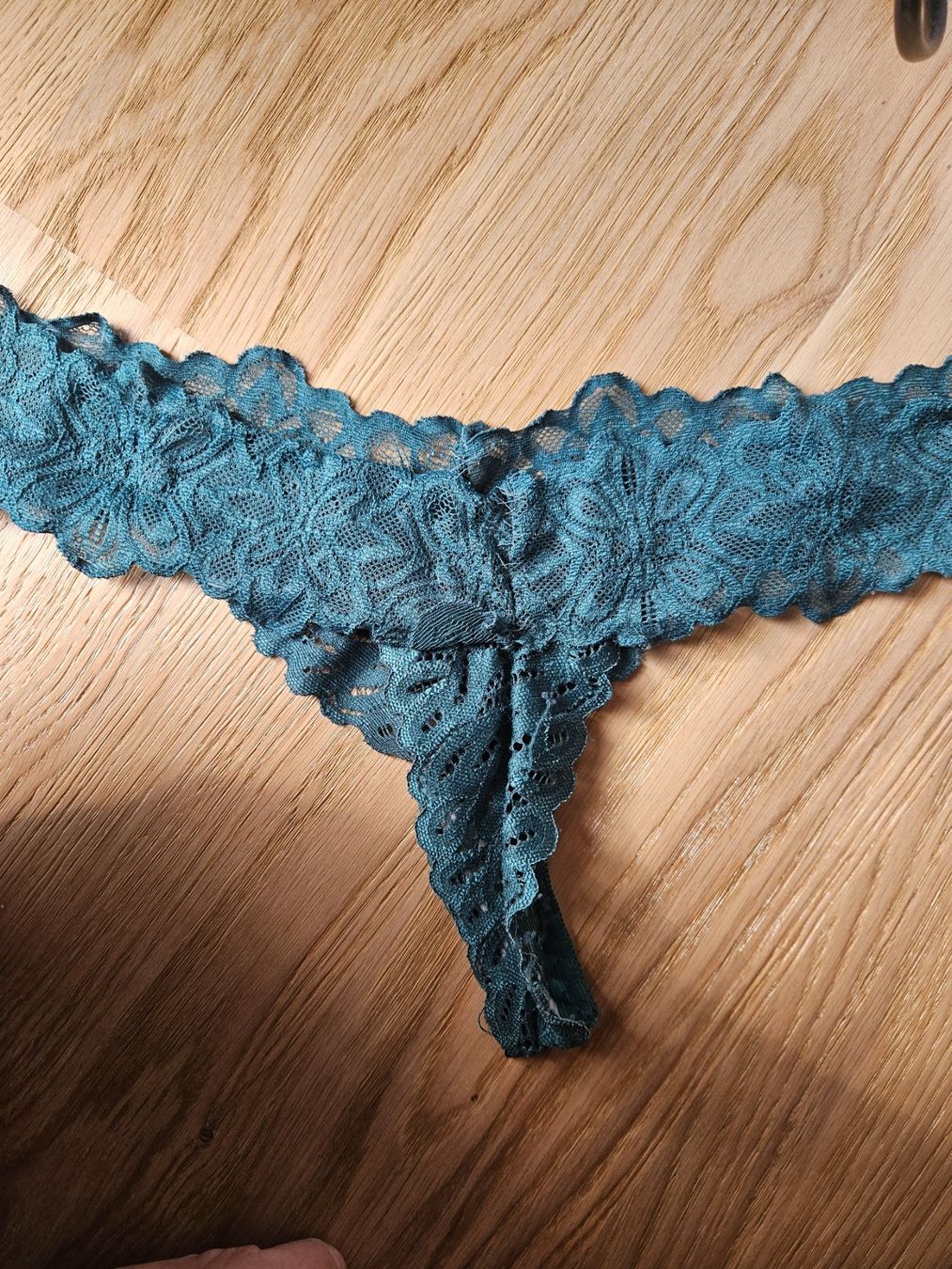 Sonstige Unterwäsche: Tanga grün gewaschen – Gebraucht aus Suhr von jes_rtc9 1