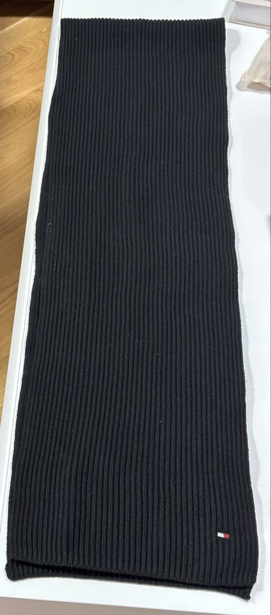 Tommy Hilfiger Schals: Tommy Hilfiger Strickschal – Neu (gemäss Beschreibung) aus Dietikon von Zebrino_10 1