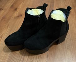 Tina’s Shoes Black Platform Ankle Boots – Size 36