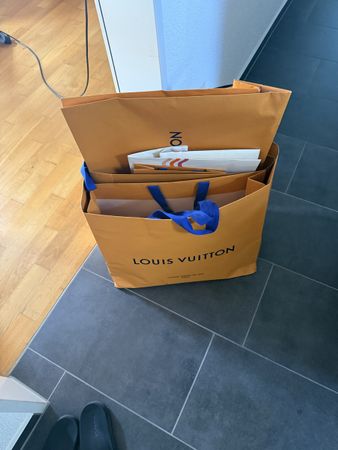 Louis Vuitton Papiertaschen und Verpackungen verschiedene Gr