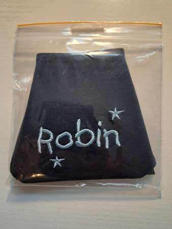 Dreieck Tuch mit dem Namen "Robin" NEU