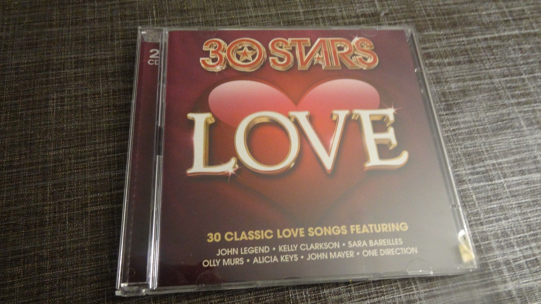 CD: 30 Stars - Love CD – Usato da Olten venduto da Disc-Ausverkauf