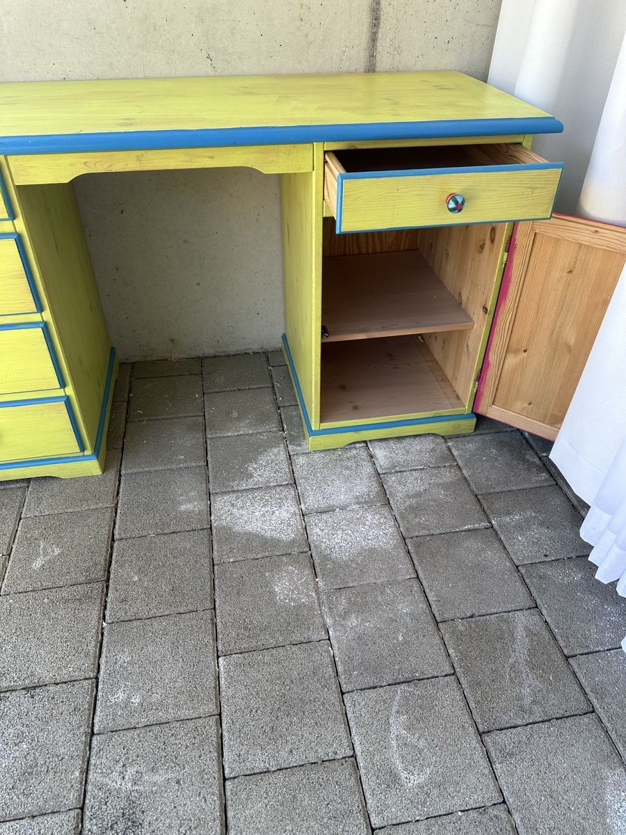 Tavoli da trucco: Tisch Schmink/Bastel/Arbeits – Usato da Ormalingen venduto da Cosma13 2