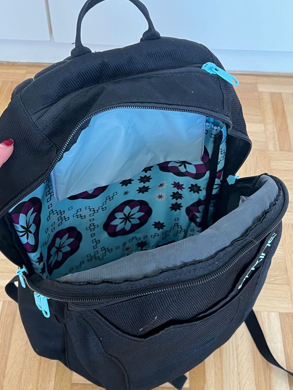 Zaini: Dakine Rucksack, schwarz mit mint-Reissverschlüssen ca. – Usato da Dübendorf venduto da Charlie03 2