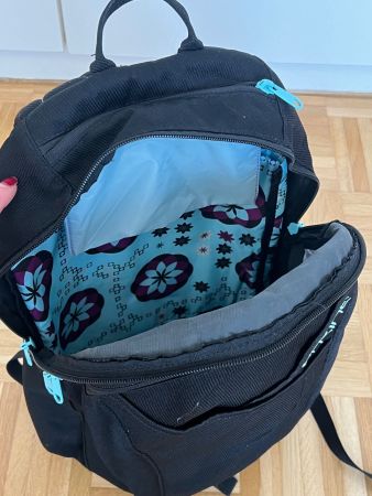 Dakine Rucksack, schwarz mit mint-Reissverschlüssen ca.