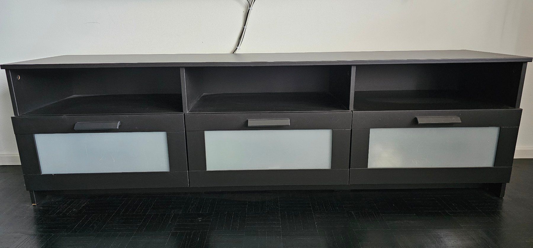 TV Möbel: Schwarzes TV-Möbel mit Glasfronten, gebraucht – Gebraucht aus Neuhausen von Senna4