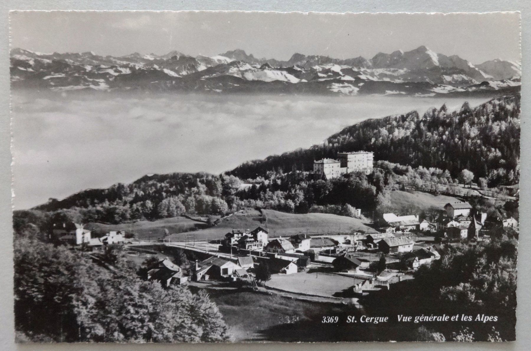 Cartoline postali: St. Cergue, Vue générale et les Alpes – Usato da Fétigny venduto da Billy2miny
