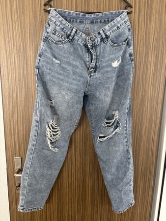 Shein Jeans blau mit Rissen Grösse M guter Zustand