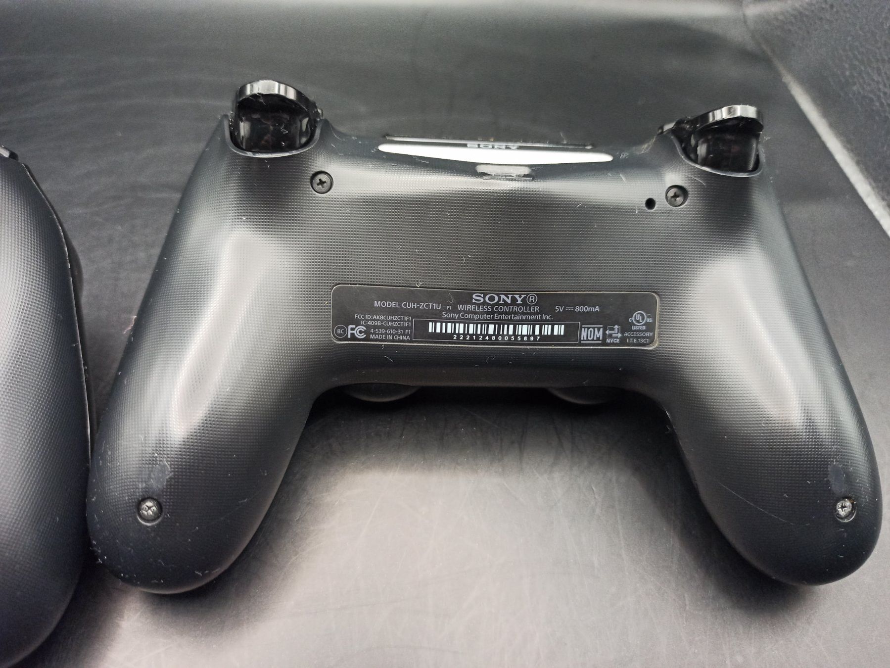 Controller: 2 x Original Controller Sony PS4 Wireless DualShock 4 – Usato da Oberweningen venduto da mar_87mx 9