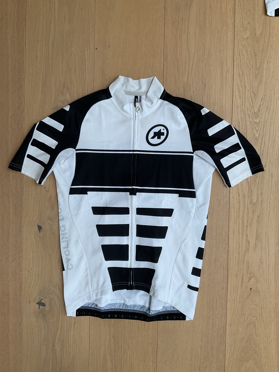 Assos Canottiere & Pantaloni: ASSOS Velotrikots – Usato da Regensdorf venduto da Oli5633 1