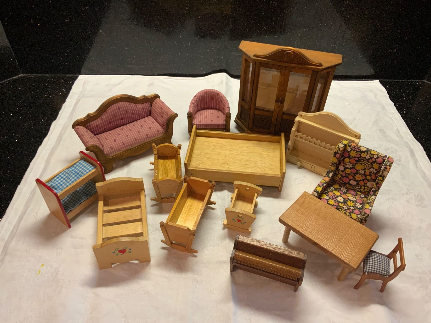 Giocattoli: Puppenstube Möbel – Usato da Münchenbuchsee venduto da kruseli