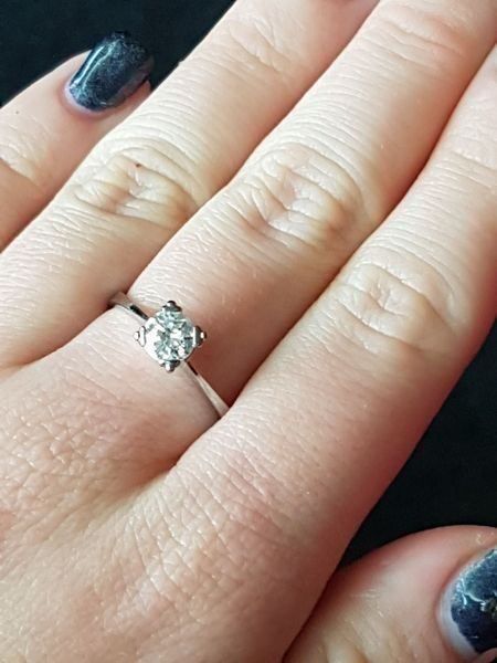 Bagues: Edler Solitärring mit 1 Brillant – Neuf (Voir description) à Unterägeri par Altgoldschmuck 3