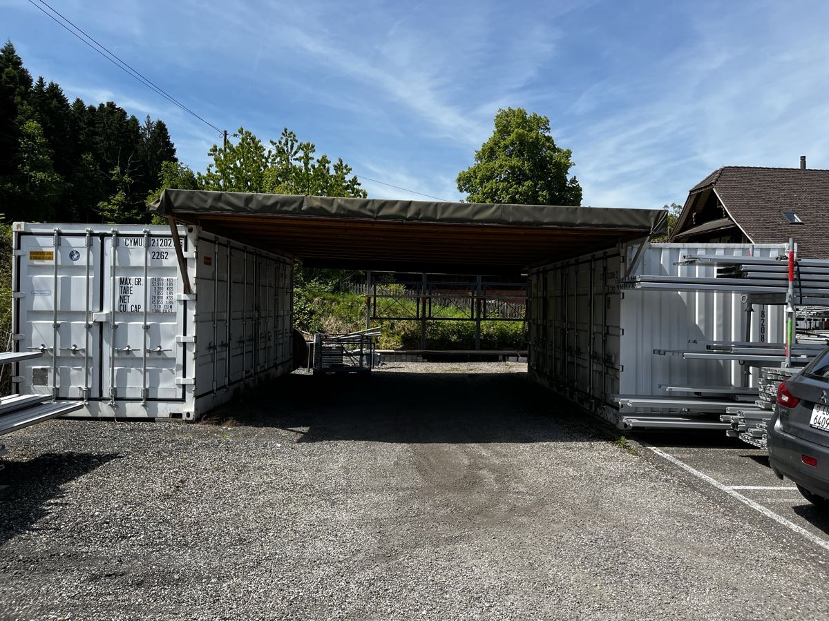 Articoli in legno: Containerdach 8 x 6 m mit Schaltafeln und Dokaträger – Usato da grosswangen venduto da Poliniman0 1