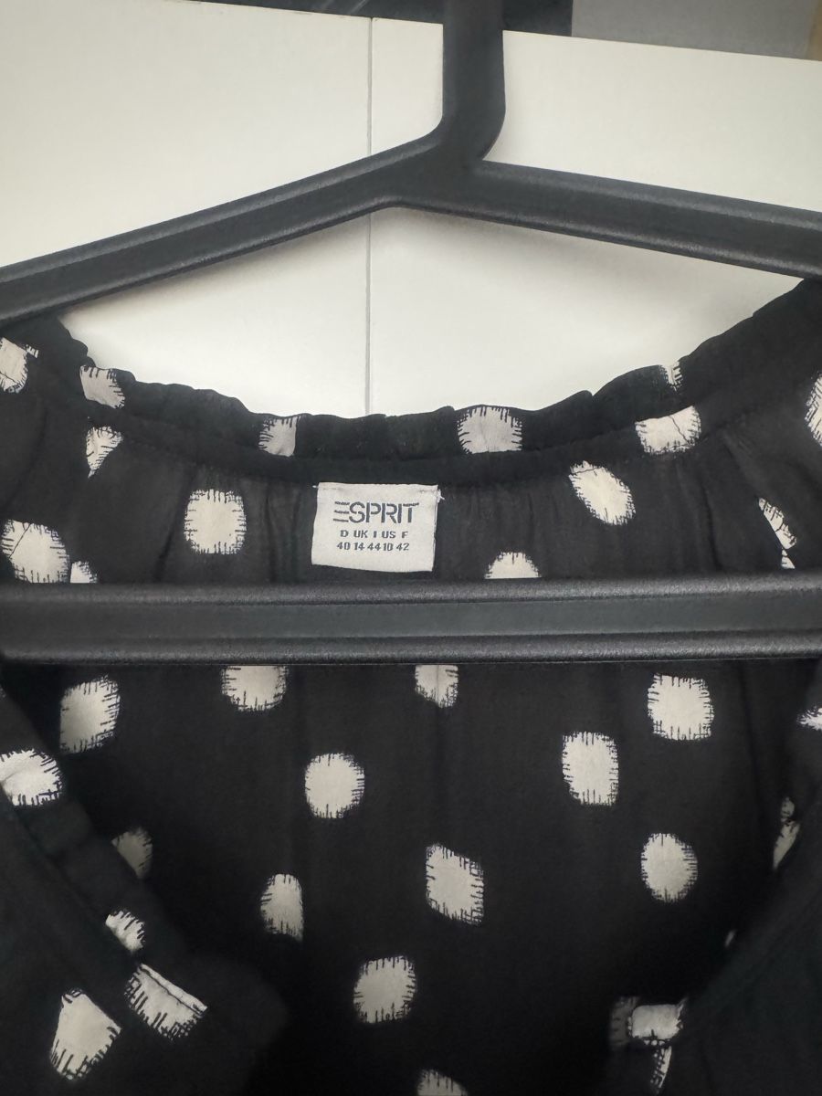 Camicette: Schwarzes Polka Dot Blusenshirt mit Rüsche, Grösse 40. – Nuovo (secondo la descrizione) da Kriens venduto da mav_hd9r 2
