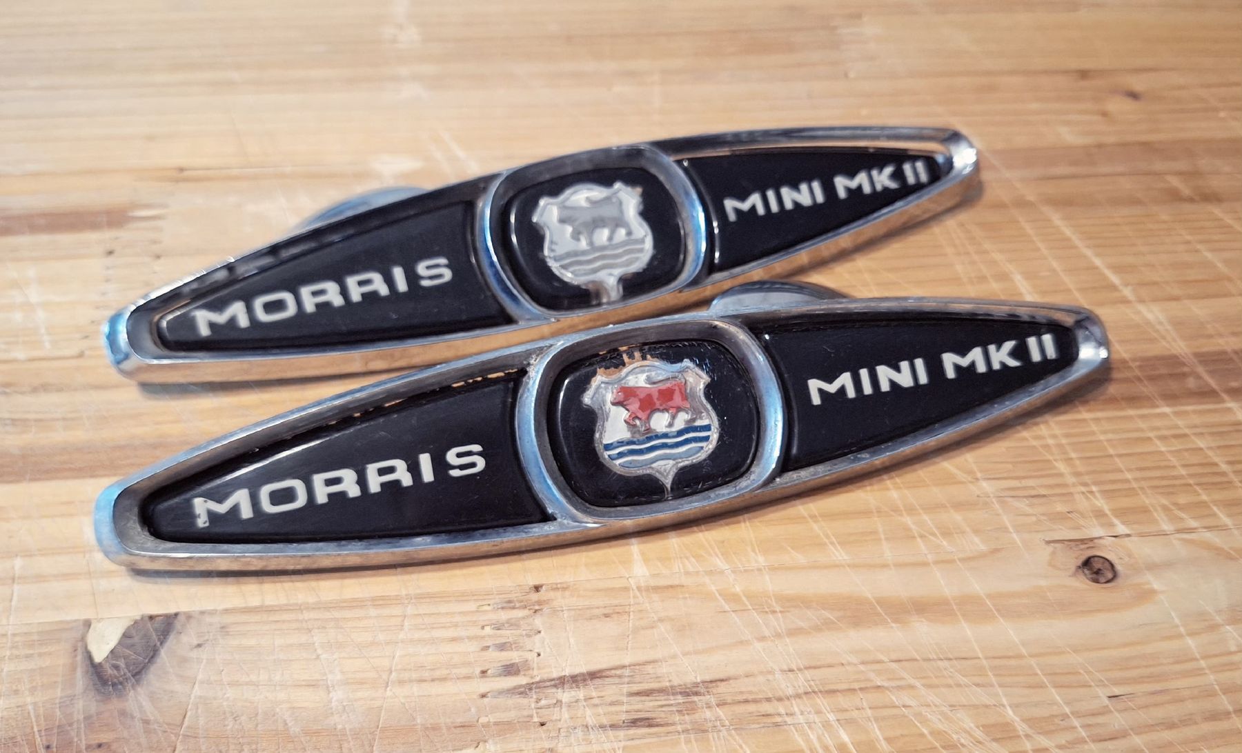 Morris Motors Tutti pezzi di ricambio auto: Morris Mini MkII Embleme – Usato da Triesen venduto da BLACKSHEEP75 1