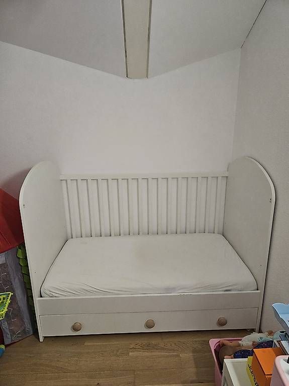 Ikea Betten: Lit bébé évolutif Ikea Gonatt – Gebraucht aus Founex von Ana_2412 3