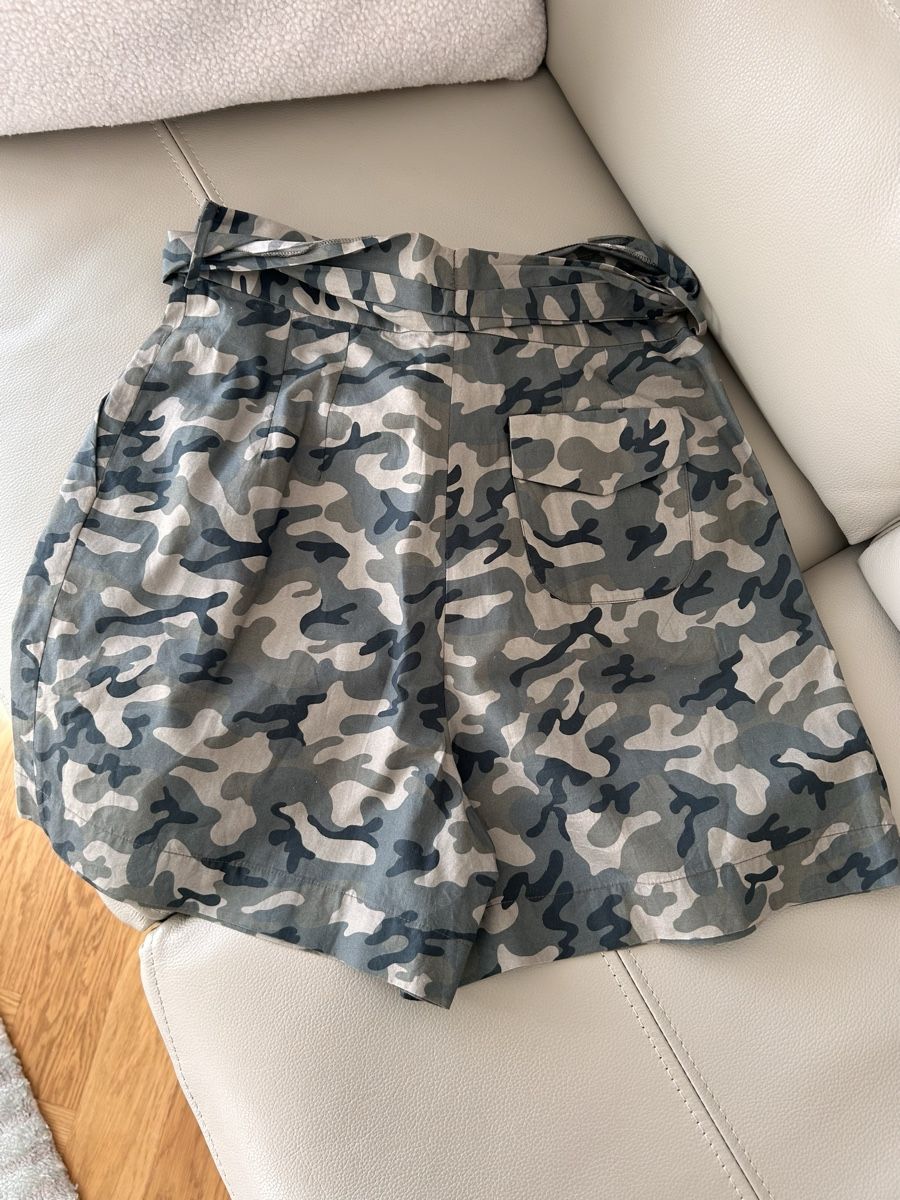 Dolce & Gabbana Pantaloni: Dolce&Gabbana shorts – Usato da Zürich venduto da evasara 1