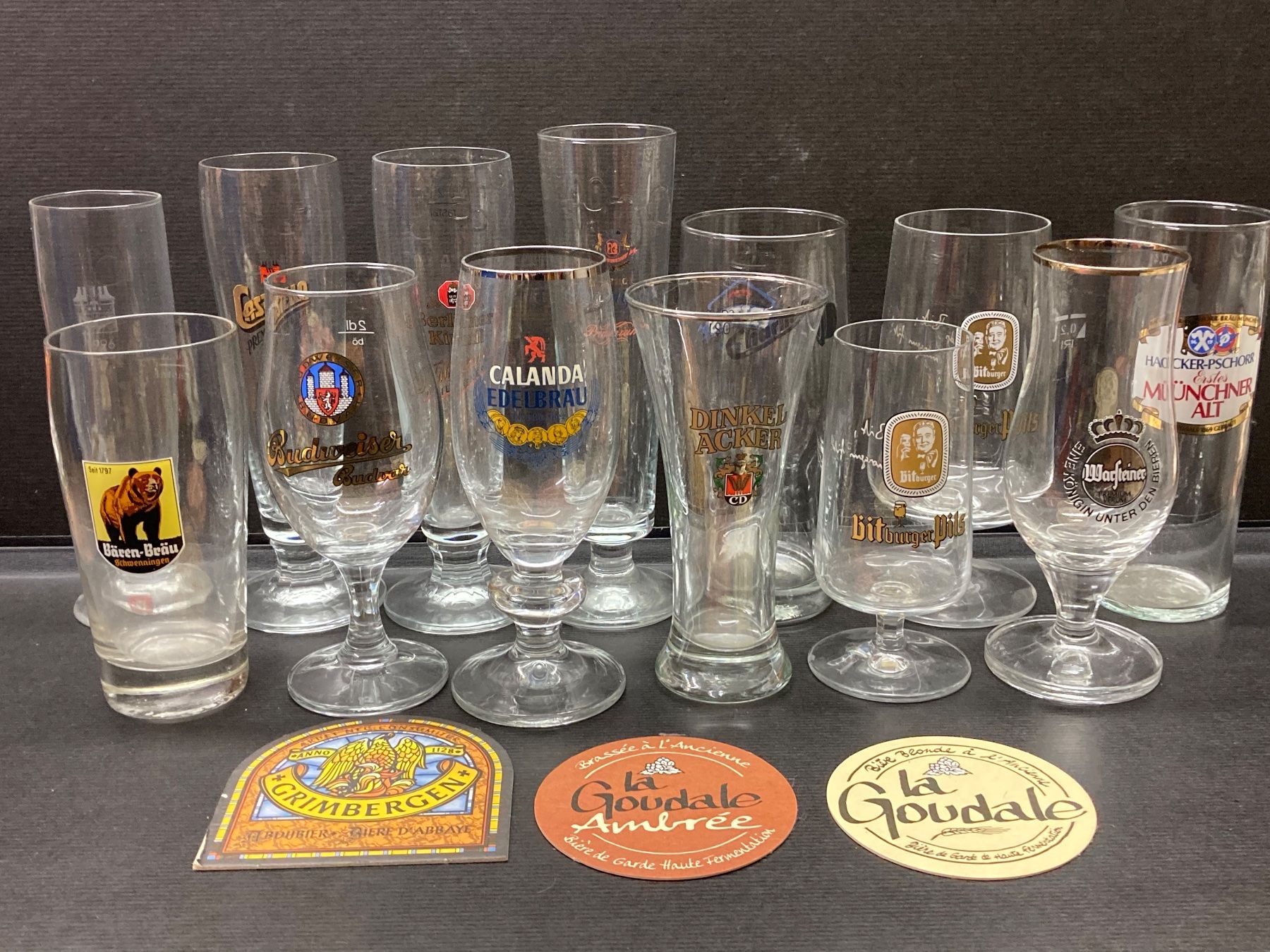 Tutte le decorazioni: umfangreiche Bier-Deko-Sammlung – Usato da Belp venduto da Uhu003 1