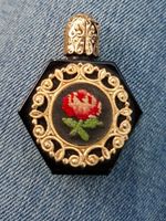 Vintage Parfümflakon mit Stickerei Rose