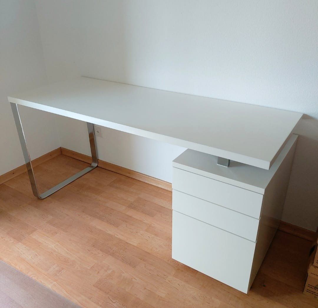 Scrivanie: Schreibtisch mit Schubladen – Usato da Veltheim AG venduto da cber11