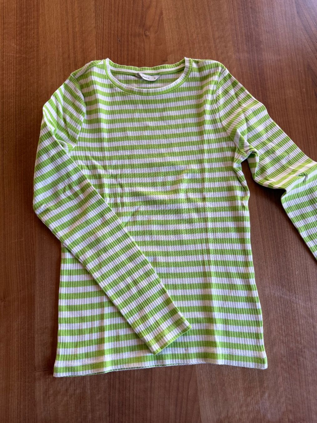 Only T-shirt: Langarm Shirt – Usato da Raron venduto da lia_secondhand