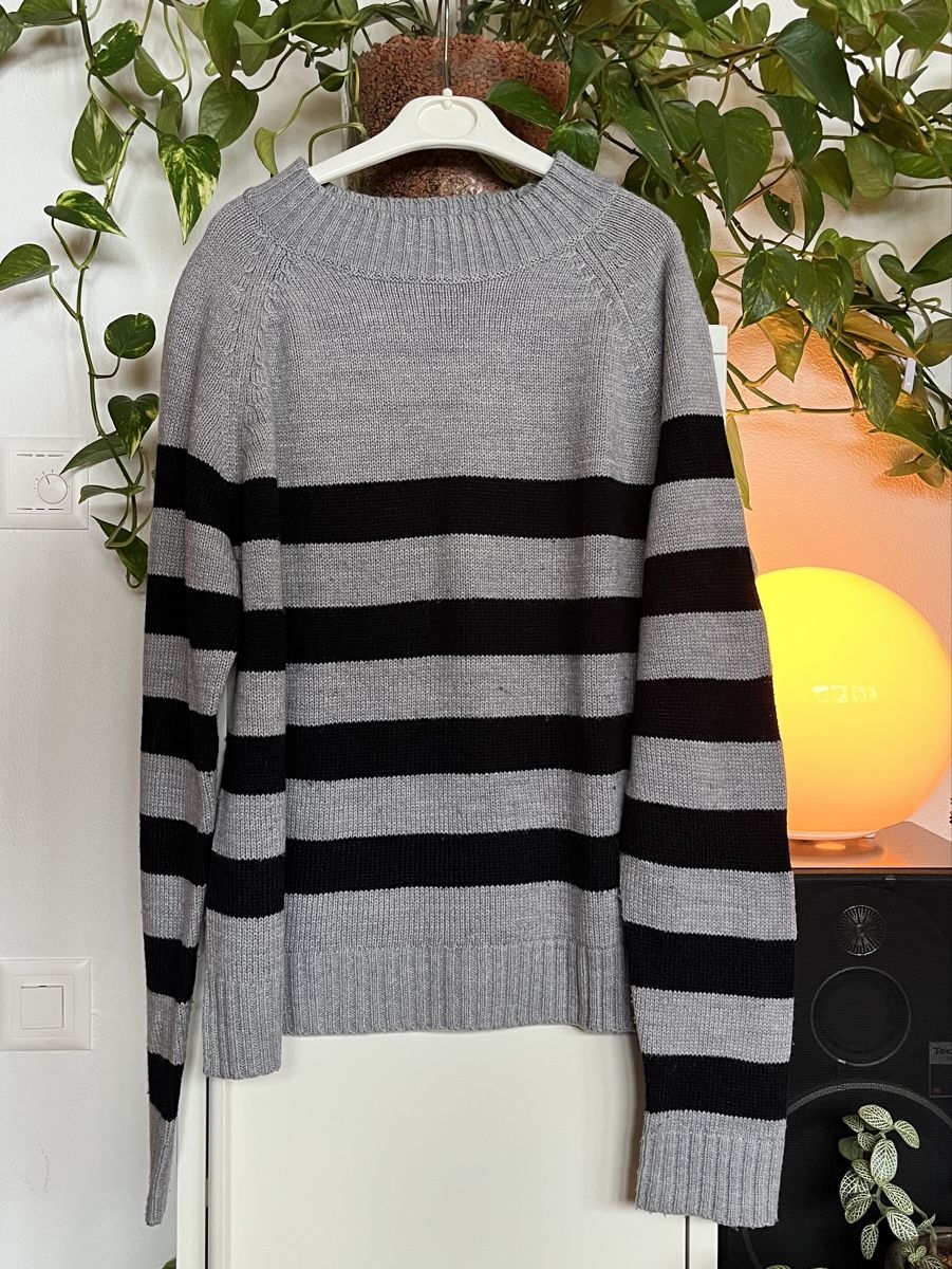 Maglioni & Felpe: OVS Strickpullover grau/schwarz gestreift Gr. L – Usato da Samedan venduto da K7kgh