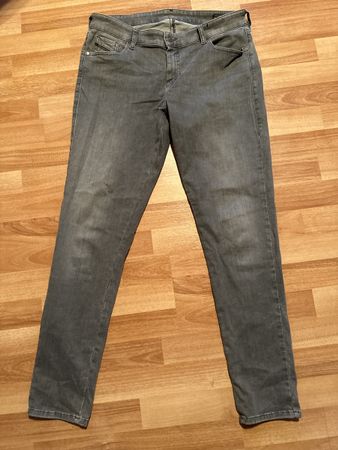 Diesel Slandy Jeans, Super Skinny, Gr. W33 L32, Grau