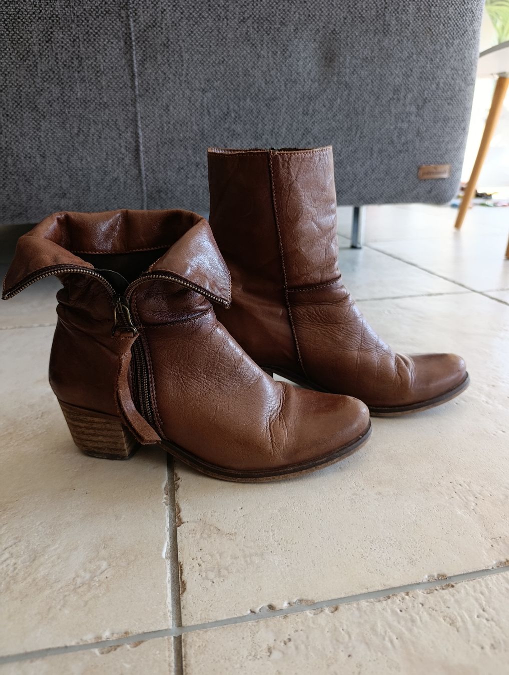 Chaussures femmes: BOTTINES CUIR CAMEL 37 – D'occasion à Sierre par shirley04