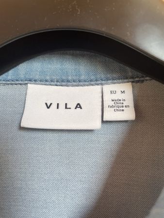 Vila Damen Jeanshemd hellblau Grösse M guter Zustand