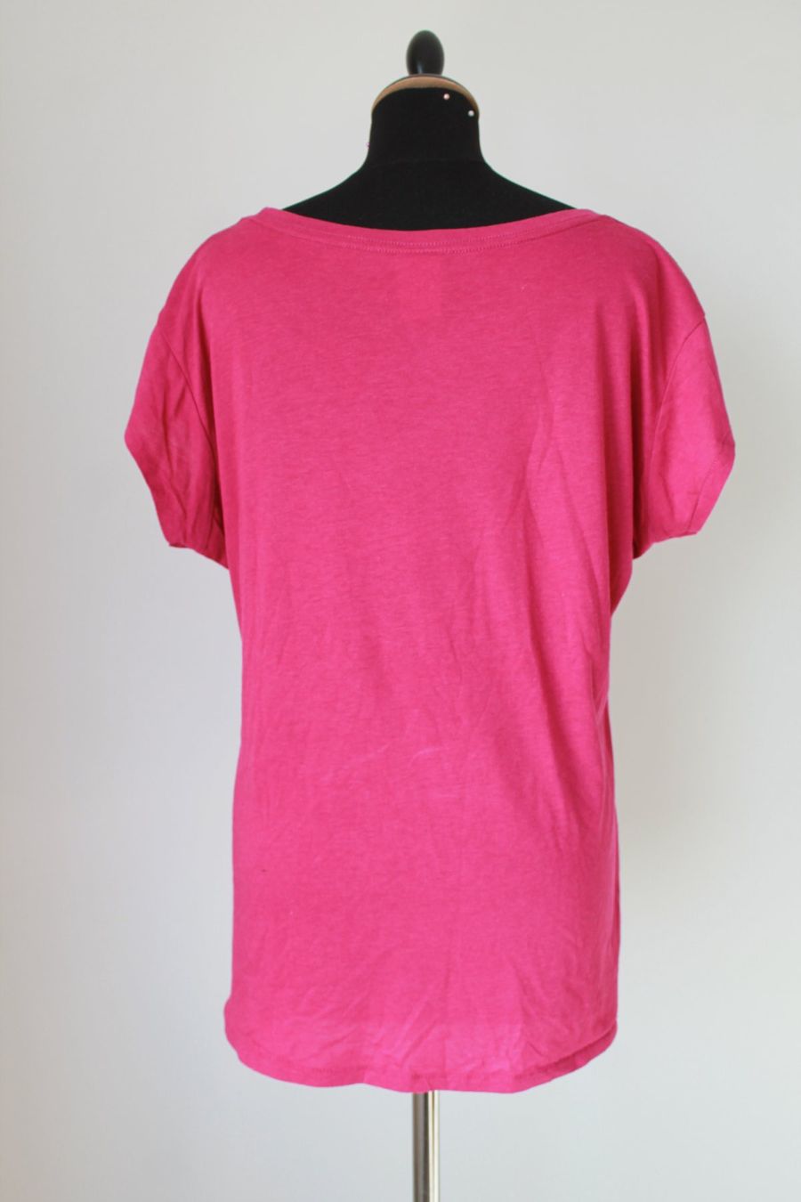 Nike T-shirt: T-Shirt NIKE taille L – Usato da Chez-le-Bart venduto da jasse 1