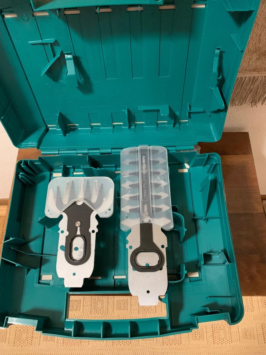 Bosch Alle Werkzeuge: Gras und Strauch Scheren-Set – Gebraucht aus Winterthur von Worre 2