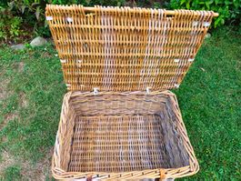 Große Vintage Weidentruhe / Wäschekorb "LAUNDRY"