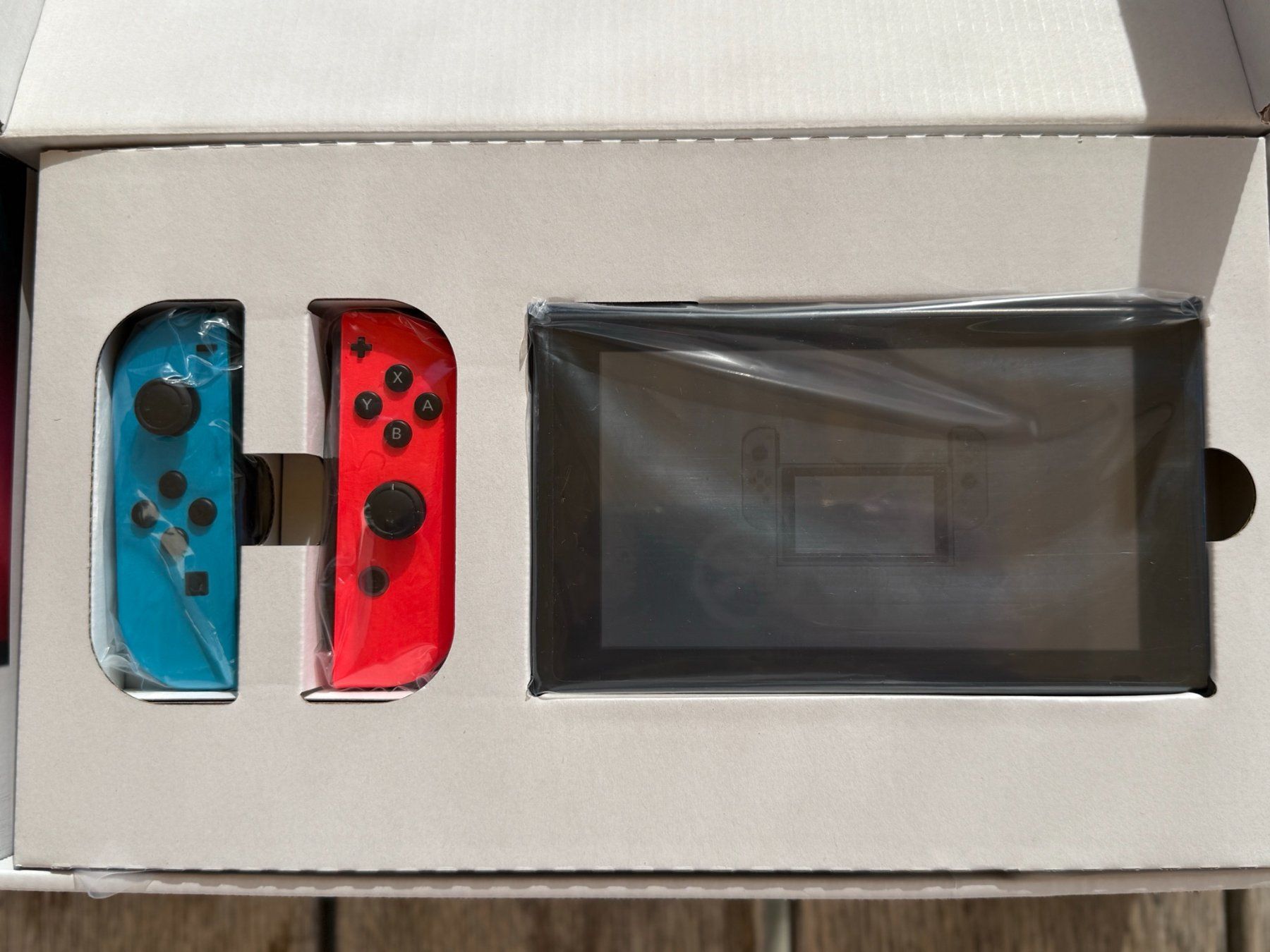 Nintendo Console: Nintendo Switch Neon komplett + Starter Kit + Bluetooth – Usato da Zetzwil venduto da gent1974 3