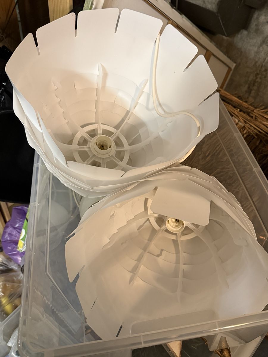 Ikea Lampadari & plafoniere: Günstig - 2 Hängeleuchten, weiss – Usato da Spreitenbach venduto da boapraia