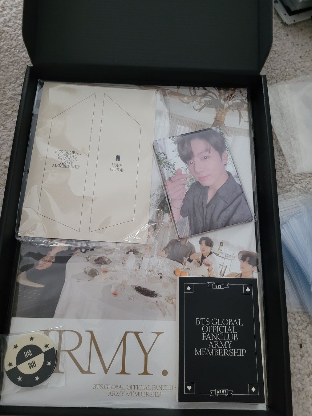 Tutte le decorazioni: BTS Membership Kit – Nuovo (secondo la descrizione) da Zürich venduto da vic_w2tl