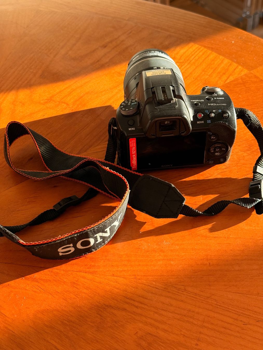 Sony Appareil photo: Sony Alpha SLT-A35 (2011 Modell) – D'occasion à Binningen par lan_w6w9 2