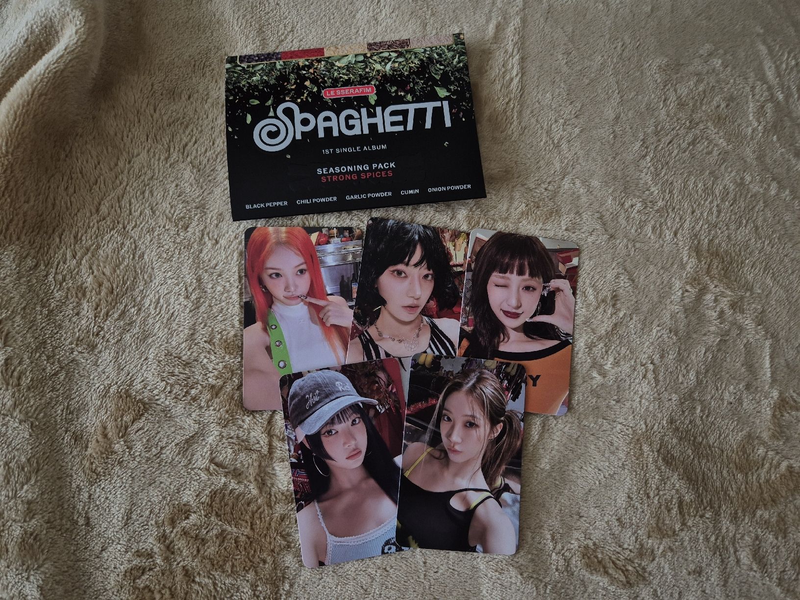 CD: Le Sserafim - Spaghetti Weverse album – Nuovo (secondo la descrizione) da Beinwil am See venduto da noeliaz14 1