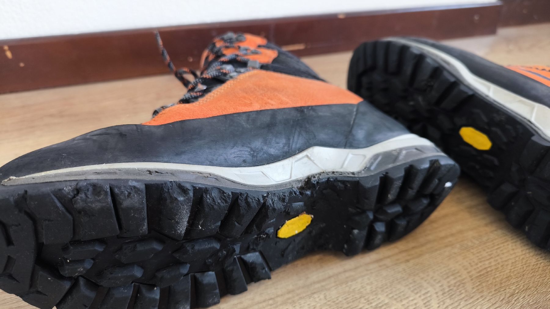 Lowa Herrenschuhe: Lowa Goretex Wanderschuhe 40 – Gebraucht aus Ebikon von brombomboli 2