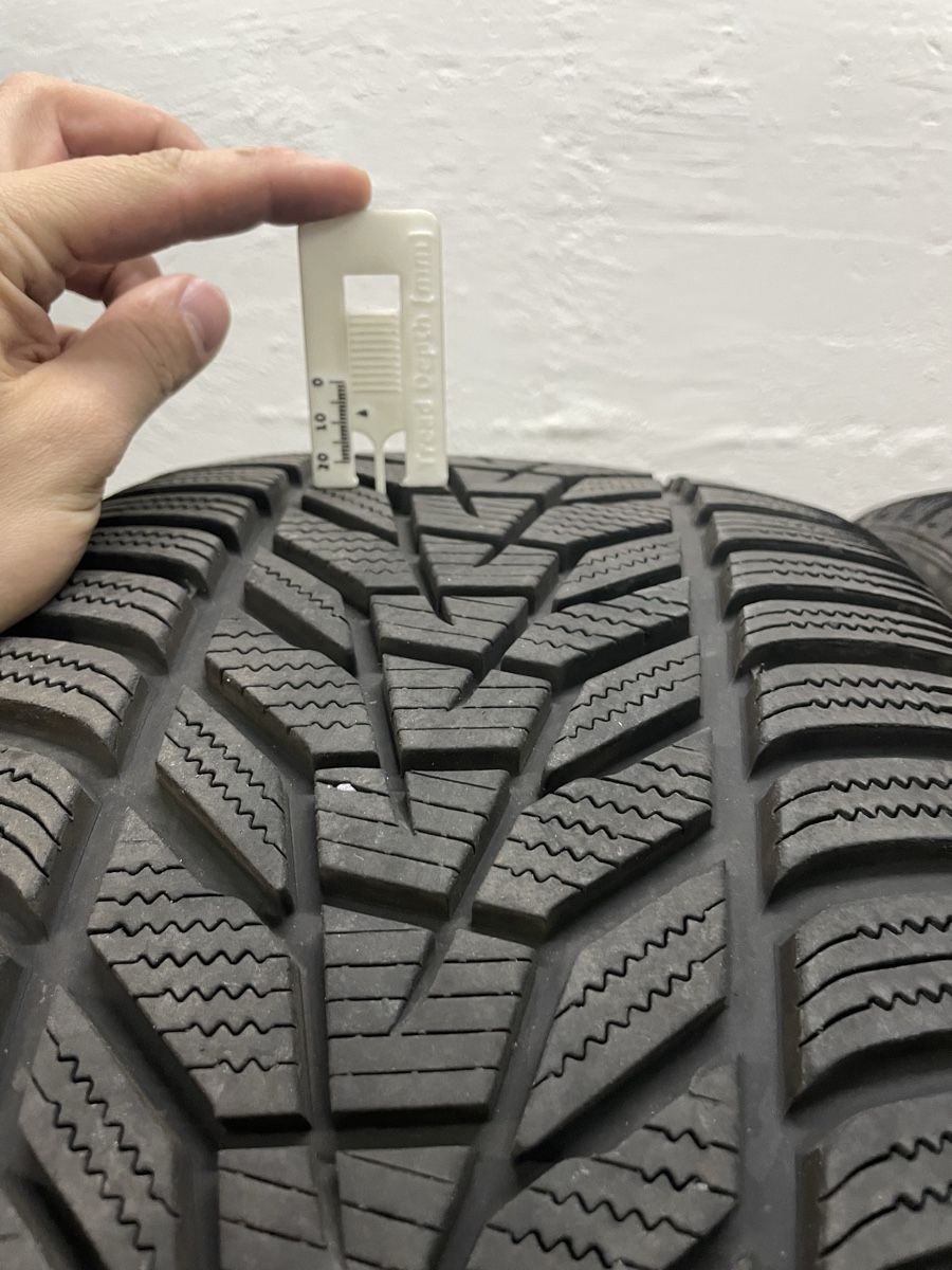 Pneumatici & Ruote complete: 2x Hankook Winterpneu 245/35R19 – Usato da Sirnach venduto da MotionModular 4
