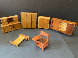Diverse Vintage Puppenhausmöbel für Bastler, 6 Tlg.