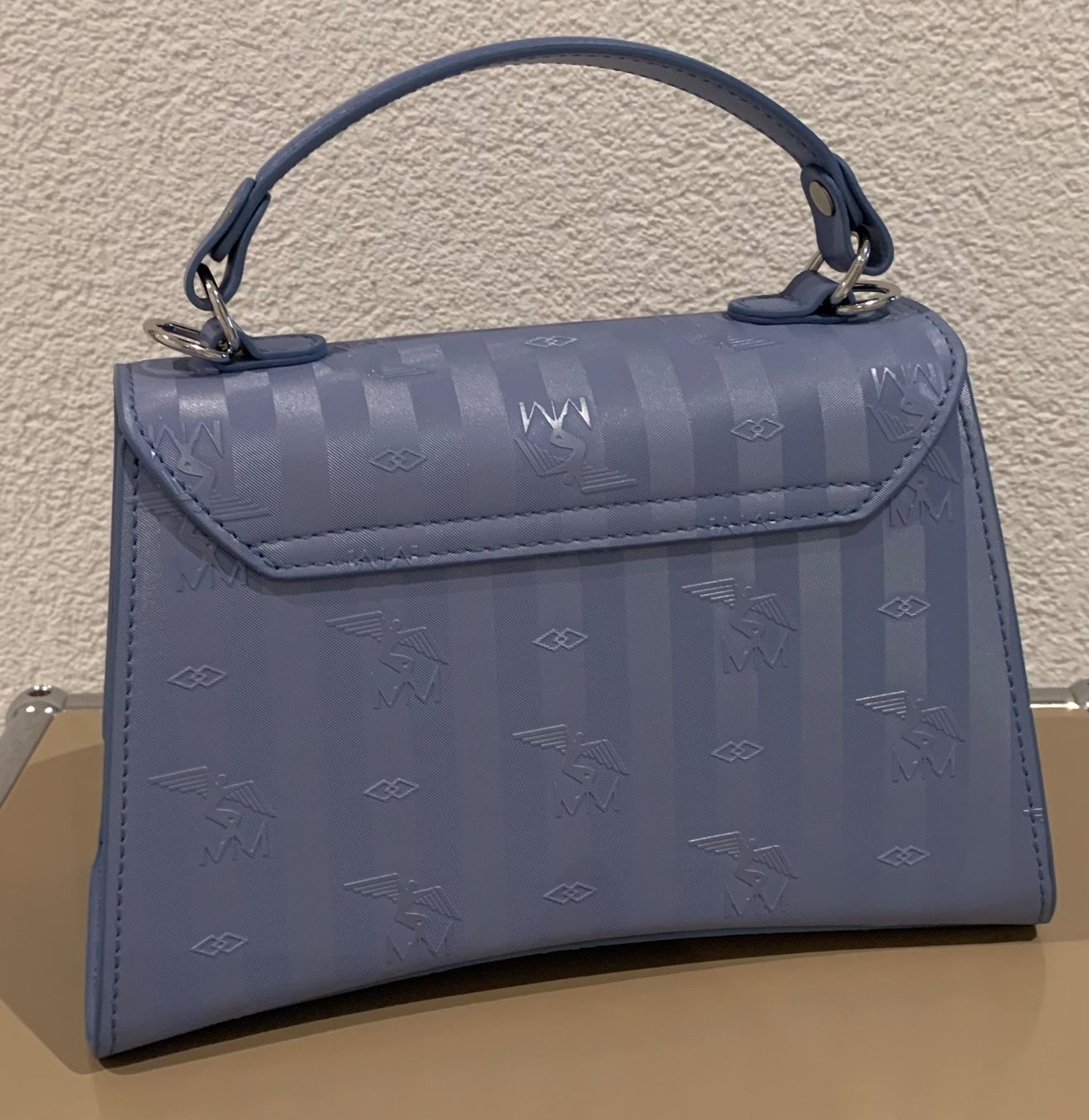 Maison Mollerus Taschen für Damen: MAISON MOLLERUS Romont sky metallic silber, NEU – Neu und originalverpackt aus Mettmenstetten von srca 1