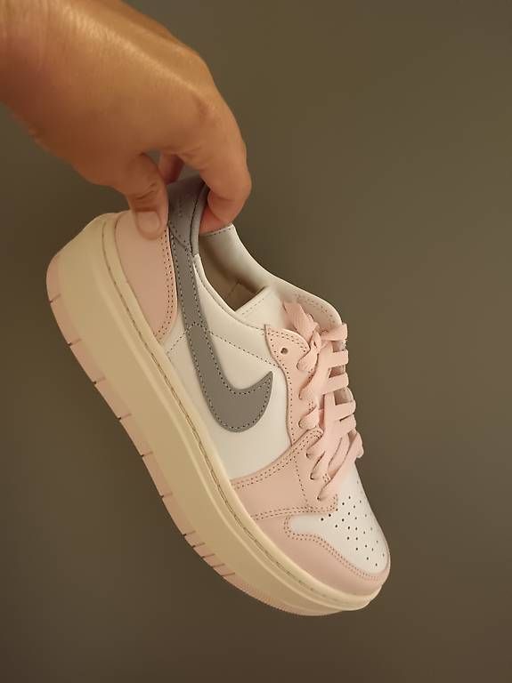 Scarpe da donna: Nike Air Jordan Elevate Low / Women / size 40 – Usato da Glattbrugg venduto da cam_wsk9 3