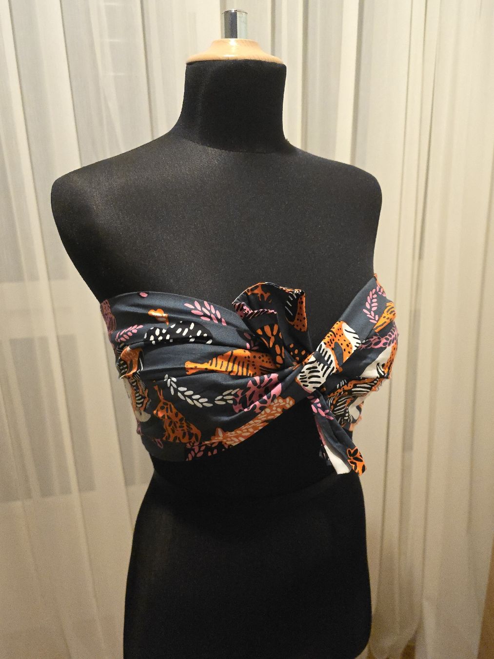 Top: Crop Top – Usato da Zürich venduto da ale_bg2x 4