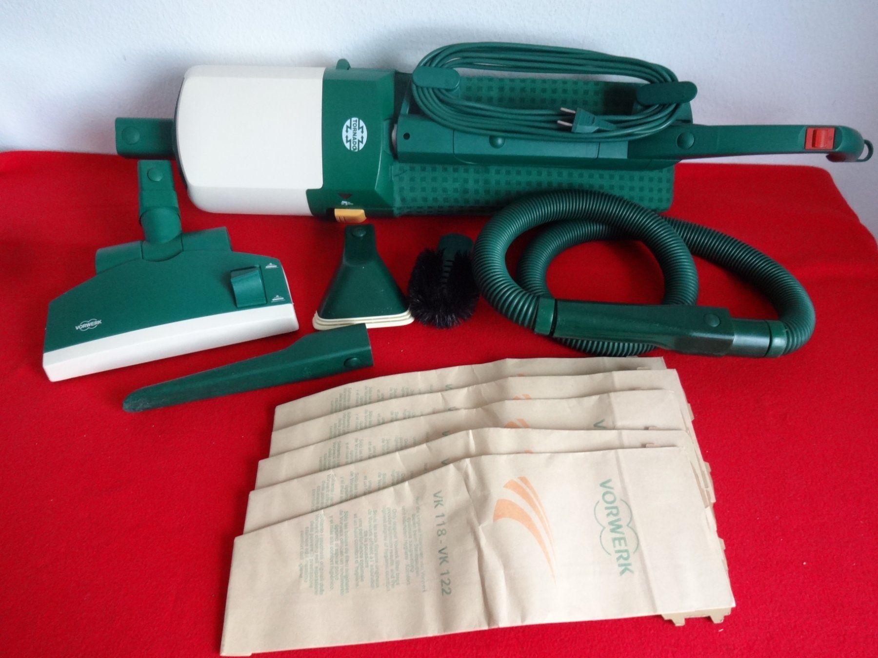 Vorwerk Aspirapolveri & Accessori: *Tornado  Staubsauger mit Zubehör – Usato da Frauenfeld venduto da Jahy 4