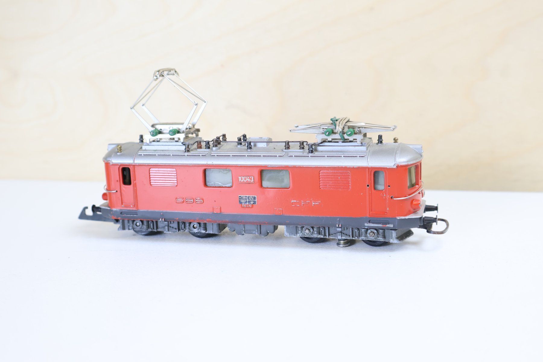 Wesa Modelleisenbahnen: WESA SBB Re 4/4 E-Lok - Rot – Gebraucht aus Winterthur von Monstera 7