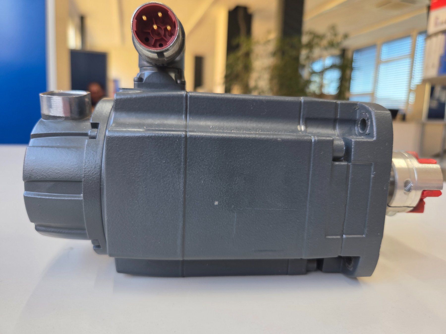 Siemens Motoren: Servomoteur Siemens Simotics S-1FK7042-2AF71-1QG0 – Gebraucht aus Moutier von tsa_yh56 1