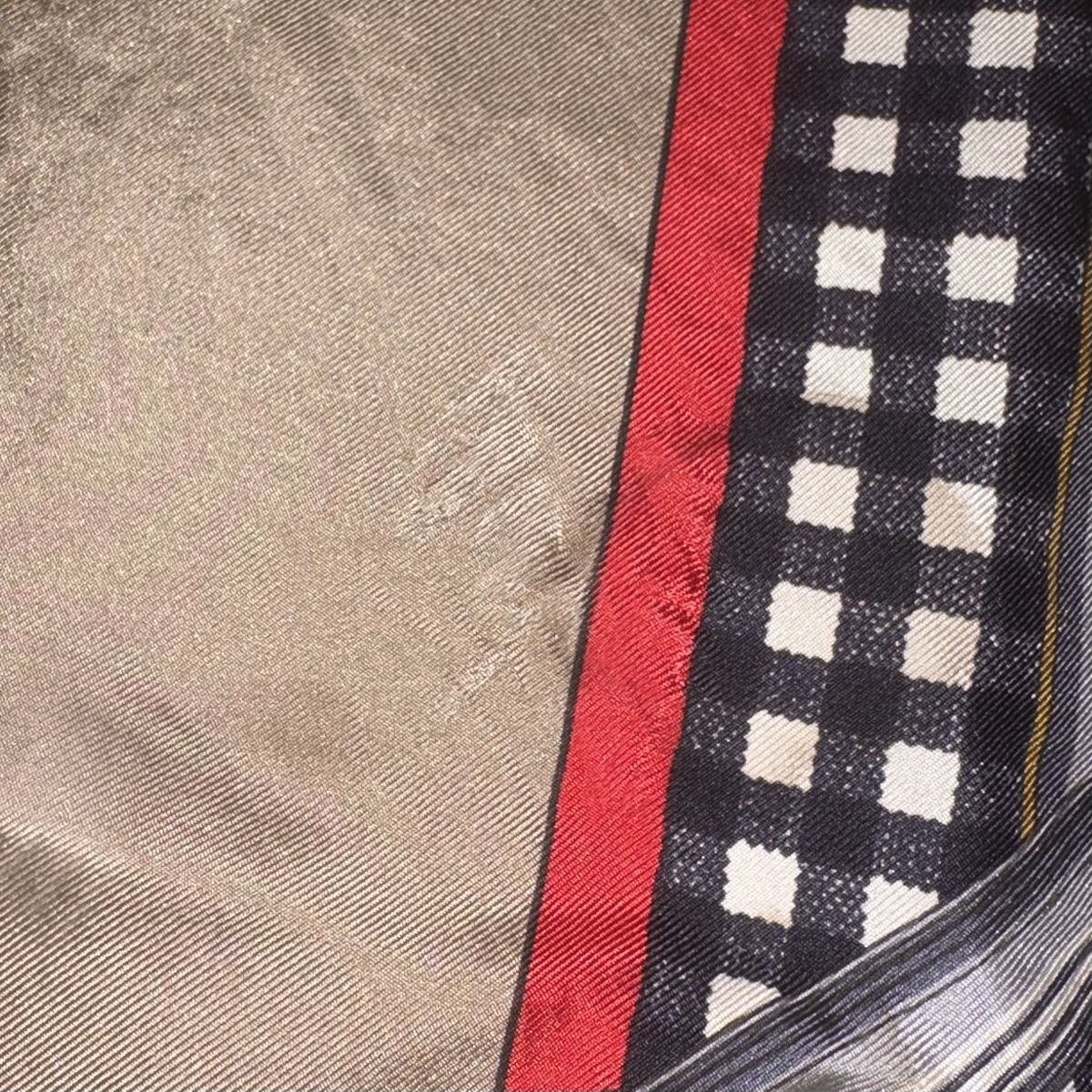 Balmain Foulard & Sciarpe: Seidentuch Pierre Balmain mit Pferde-/Jagdmotiv – Usato da Kreuzlingen venduto da sasha__ 4